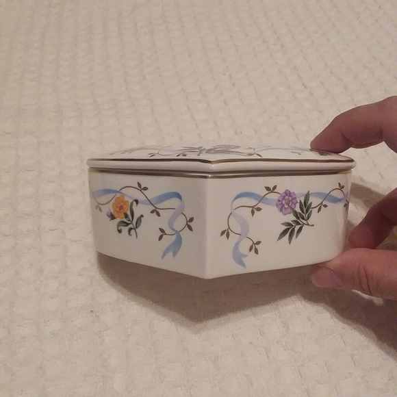 Christopher Stuart Floral Ribbon Trinket Box - Picture 3 of 7